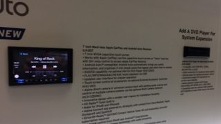 Alpine iLX-207 radio with CarPlay and Android Auto