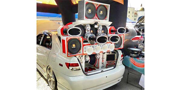 JBL Enters Pro Audio for Cars