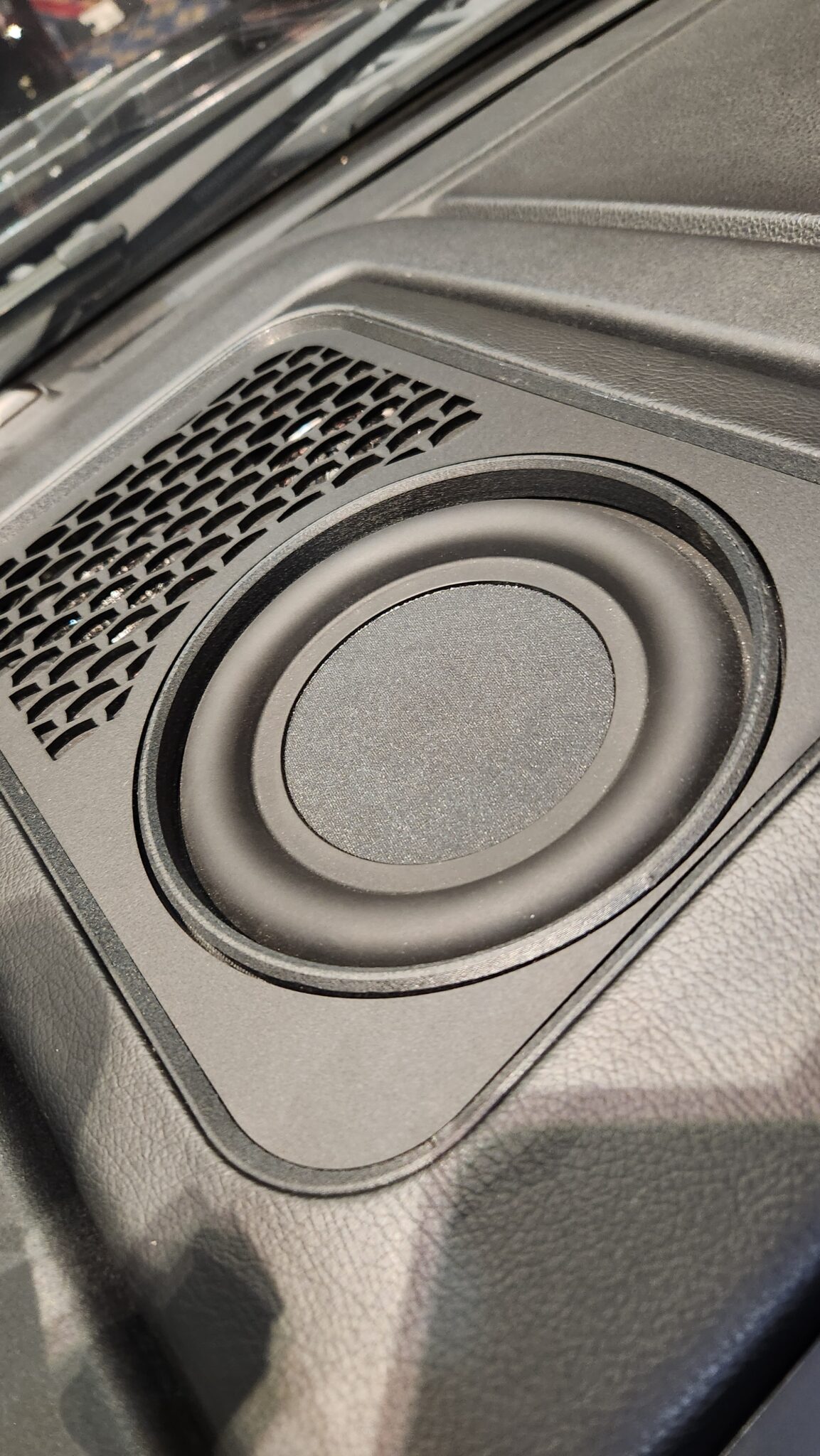 Type R Shallow Mount Trulli Intros 18-inch Shallow Sub - ceoutlook.com
