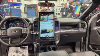 LinksWell shows 18 inch radio for Ford F150 at SEMA 2025