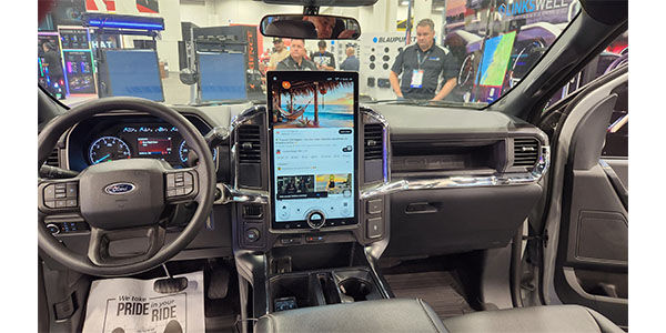 LinksWell Intros 18.5-Inch Radio for F150